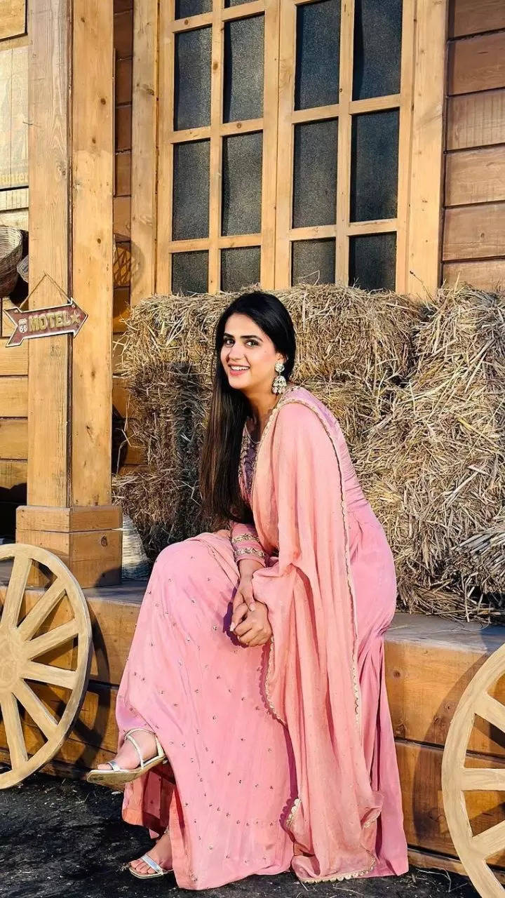 7 Images of Stunning Punjabi Salwar Kameez That Brides Can Flaunt
