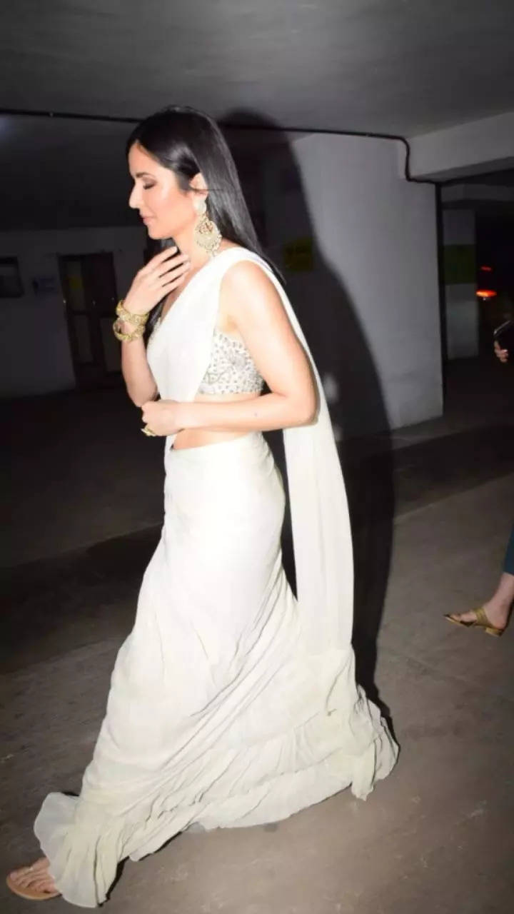 Off White Ready to Wear One Minute Saree In Satin Silk - Clo