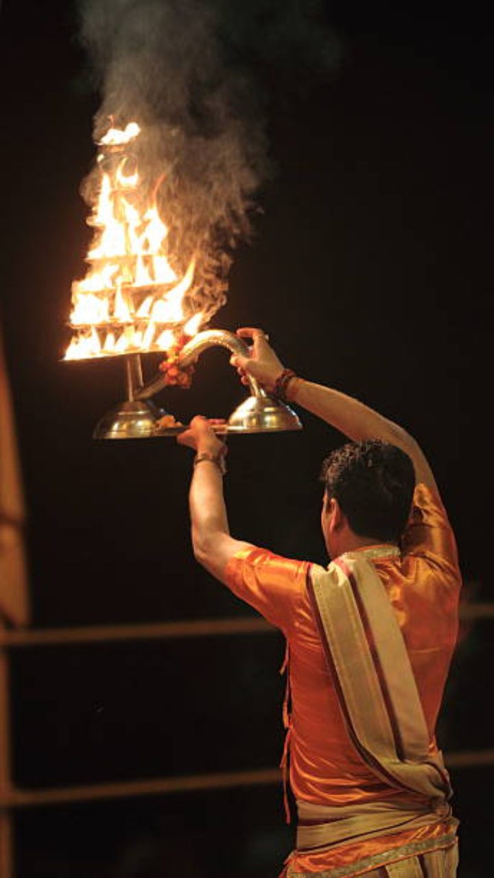 Hindu Ganga Aarti, aarti, ganga, ganga maiya, hindu, holy river, india,  indian, HD phone wallpaper | Peakpx