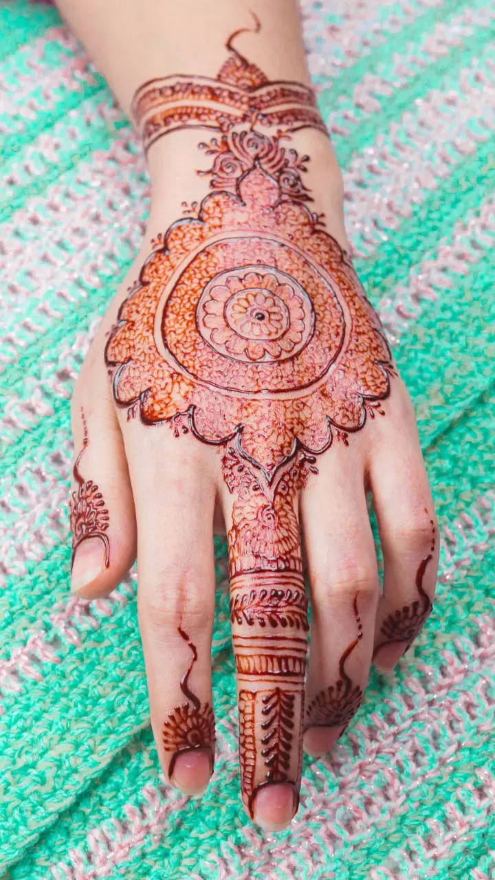 Latest and Upcoming Bridal Gol Tikki Mehndi Designs Idea 2019 By MMP -  video Dailymotion