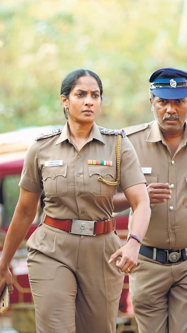 Do IAS officers have uniforms like IPS and IRS (customs) officers do? -  Quora