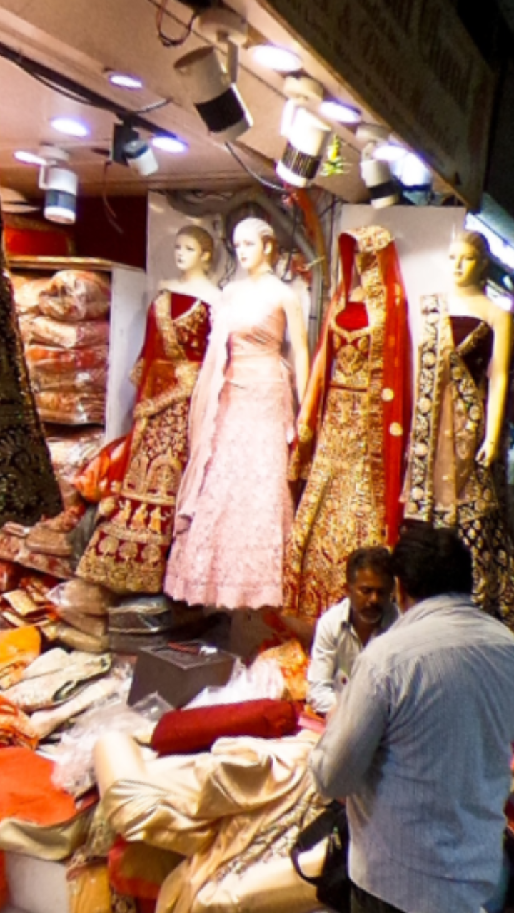 Where to buy Bridal Lehengas in Lucknow - List of Stores