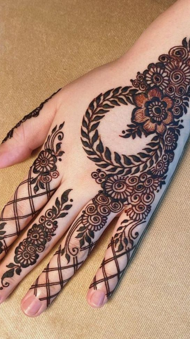 Hartalika Teej Mehndi Designs: हरतालिका तीज पर फटाफट लगाएं मेहंदी के ये  खूबसूरत डिजाइन | quick designs of mehndi for wedding party | HerZindagi