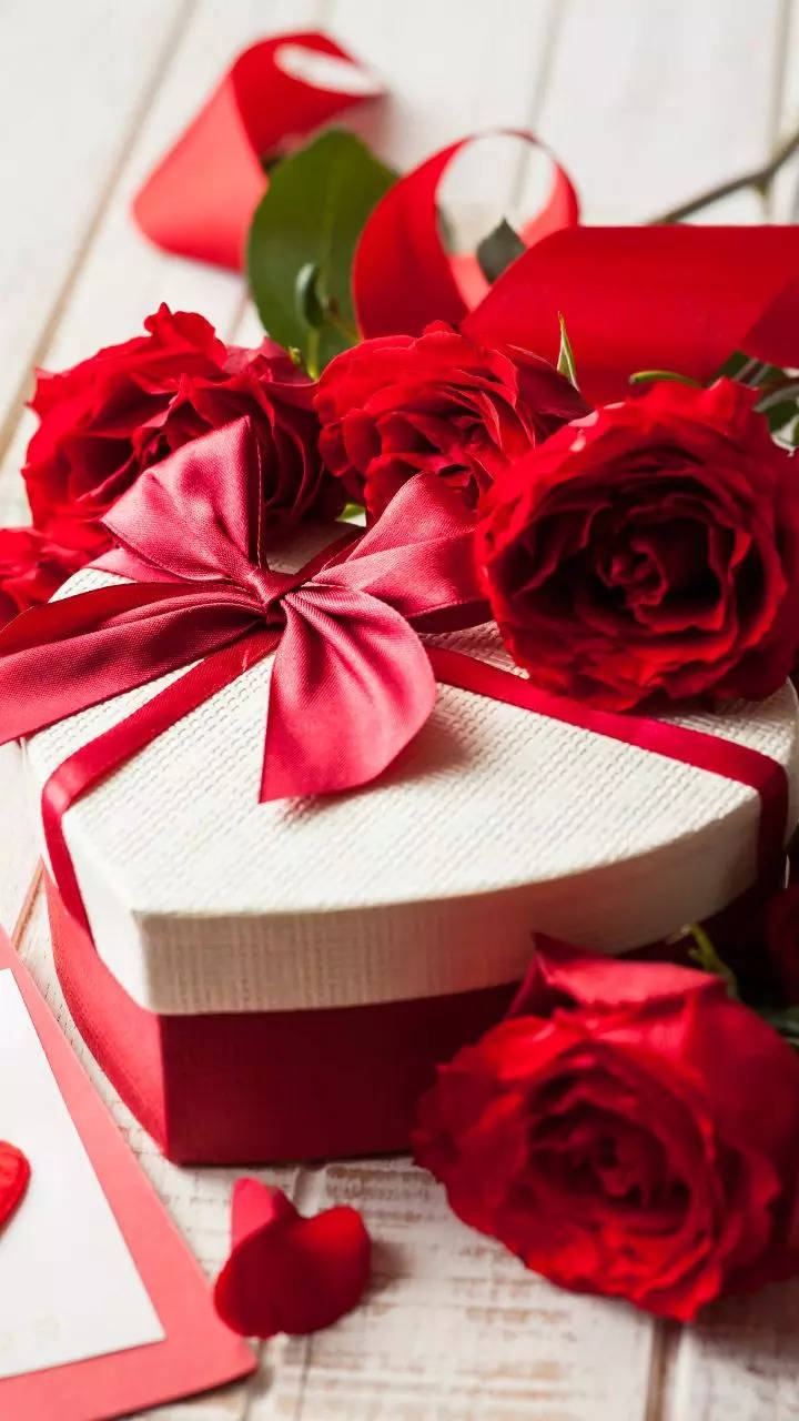 Buy TIED RIBBONS Valentine Gift for Girlfriend Boyfriend Husband Wife  Couples Girls Boys (Special 24K Gold Plated Rose, Scented Rose Flowers with  Teddy Gift Box Combo) - Valentine Day Gift Online at
