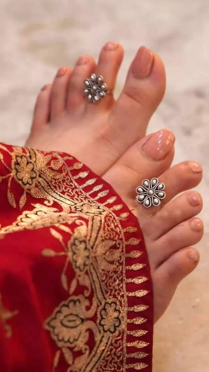 What is the benefit of wearing toe rings? - Quora