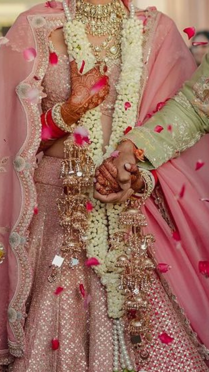 Buy Silk Lehenga - Pretty Lavender Bridal Wear Embroidered Lehenga Choli –  Empress Clothing