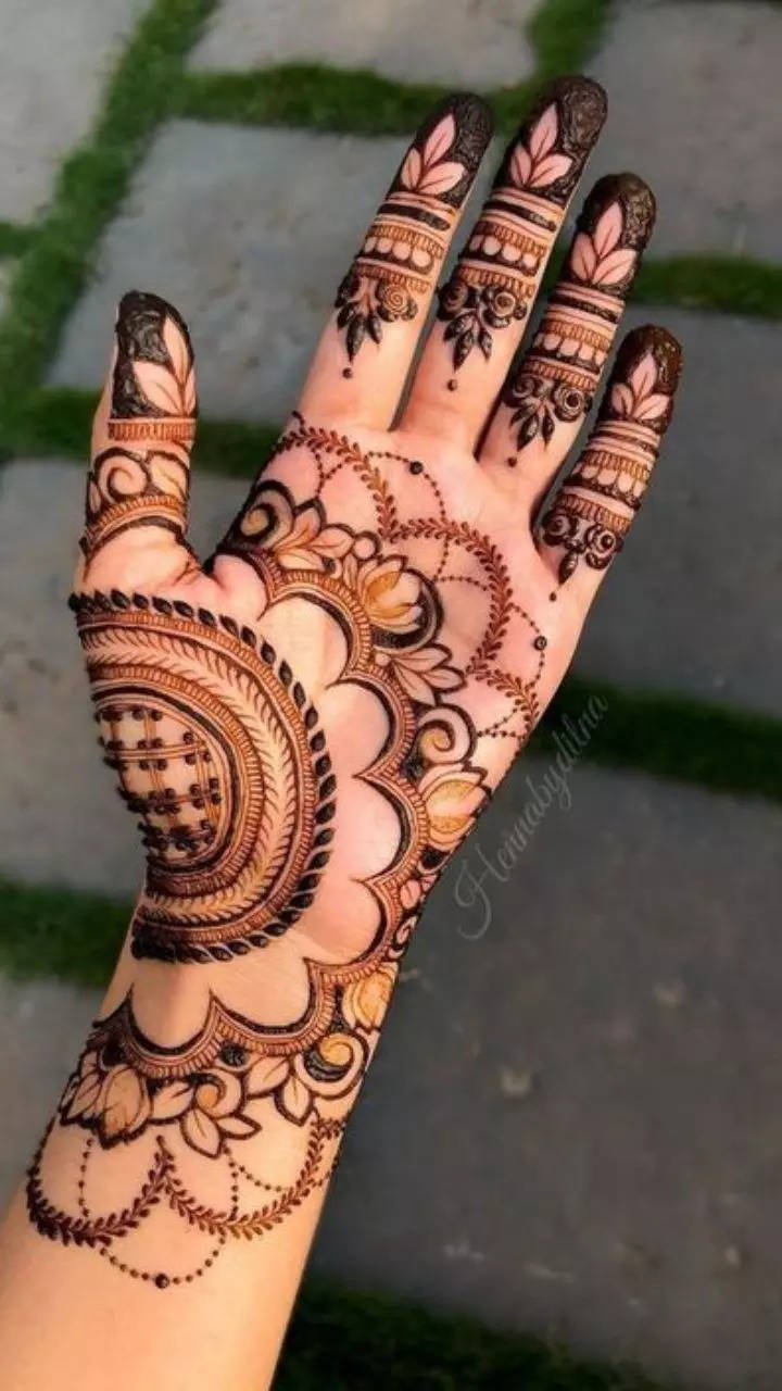 Simple arabic mehandi design, सबसे आसान तीज अरेबिक मेहँदी डिज़ाइन, back  hand Arabic mehndi design ,🌺 #madhvirashmi | Simple arabic mehandi design,  सबसे आसान तीज अरेबिक मेहँदी डिज़ाइन, back ...