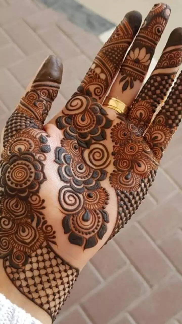 Palm Henna: 15 Simple and Easy Indian Full Palm Mehndi Designs 2021