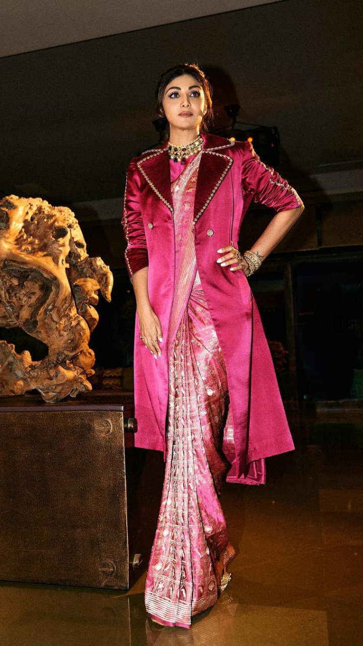 Former foreign minister Sushma Swaraj love for saree and jacket know Sushma  Swaraj lifestyle | चौड़े बॉर्डर की साड़ी के साथ मैचिंग जैकेट और माथे पर  बड़ी बिंदी था सुषमा स्वराज का