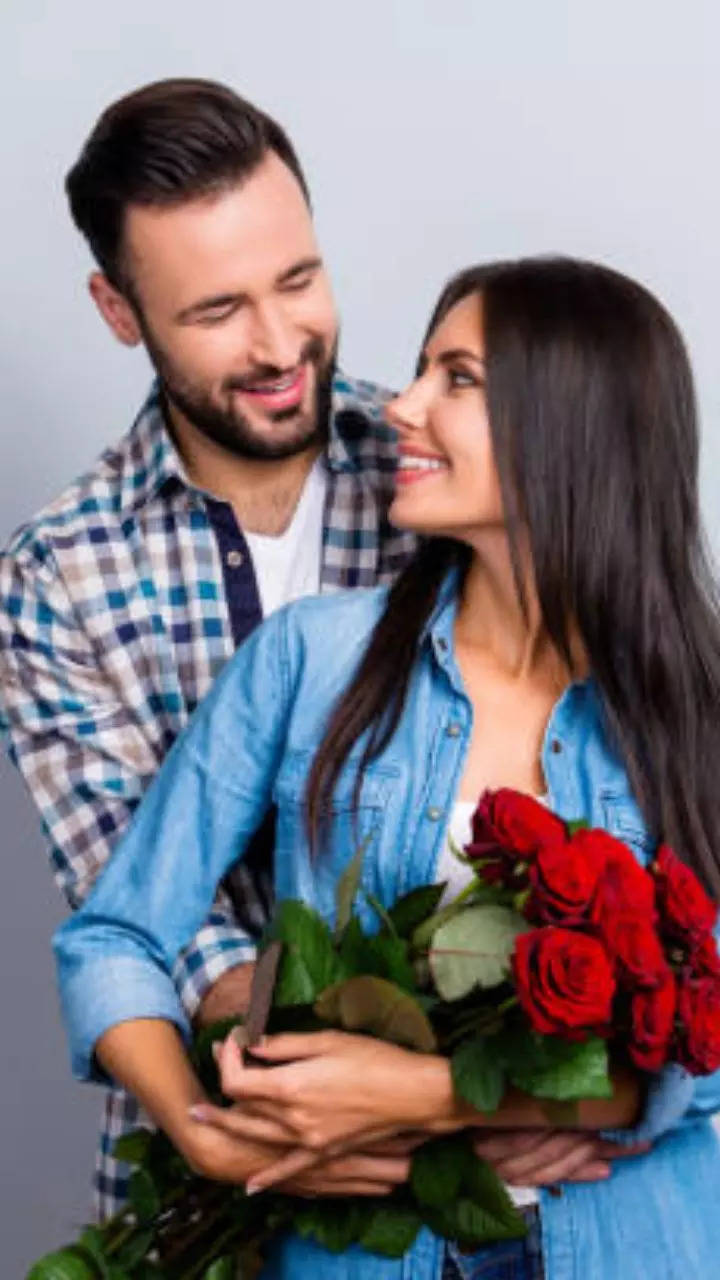 romantic talks with gf: These 4 things every girl likes to hear from a boy  romantic talks with gf bf | Times Now Navbharat