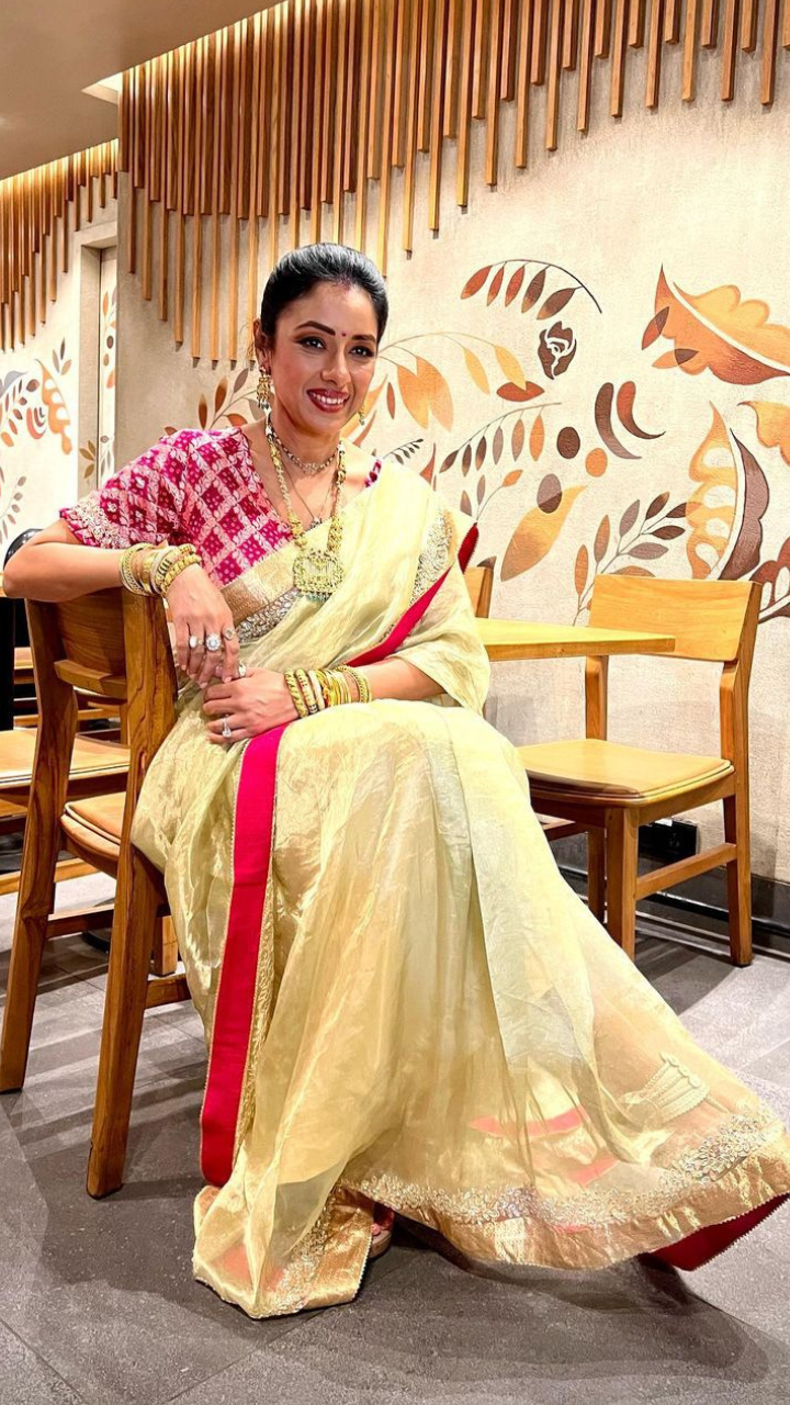 Best Saree For 2023 यकीन मानिए! ग्लैमरस साड़ी में आप लूट लेंगी महफिल पड़ोसन  के मिस्टर भी हो जाएंगे लट्टू - Best Saree For 2023: यकीन मानिए! ग्लैमरस  साड़ी में ...