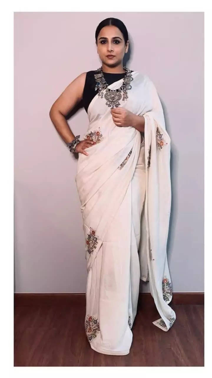 Feeling feather light looking at this gorgeous ombre organza saree. Saree  by @ruhaniyat_by_zuleiha Oh btw… | Saree trends, Saree designs, Saree  designs party wear