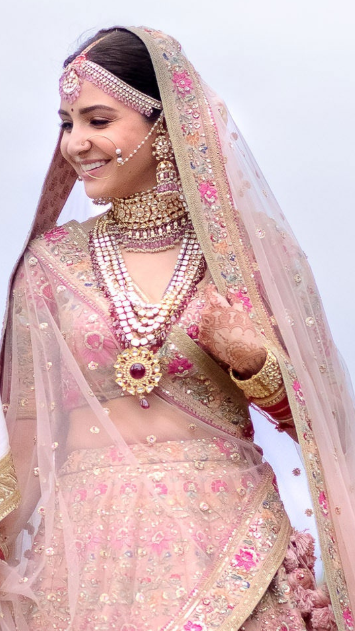 34 Impressive Jewellery Ideas to pair with your Pink Bridal Lehenga | Bridal  lehenga, Pink lehenga, Pink bridal lehenga