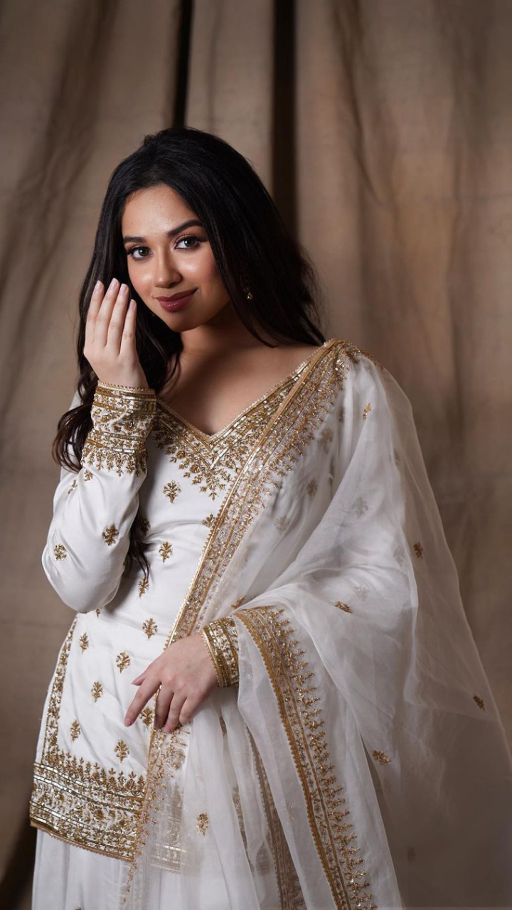 Jannat Zubair Is 'Heavenly' Beauty In Sarees