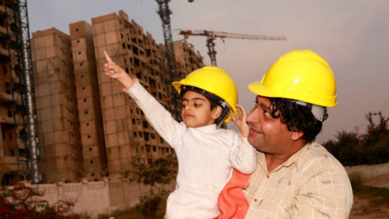 Tension after clash in Jamshedpur over insult of religious flag