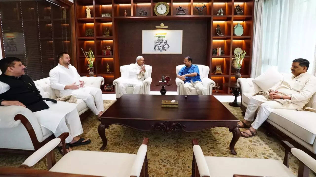 Nitish Kumar Arvind Kejriwal Meeting