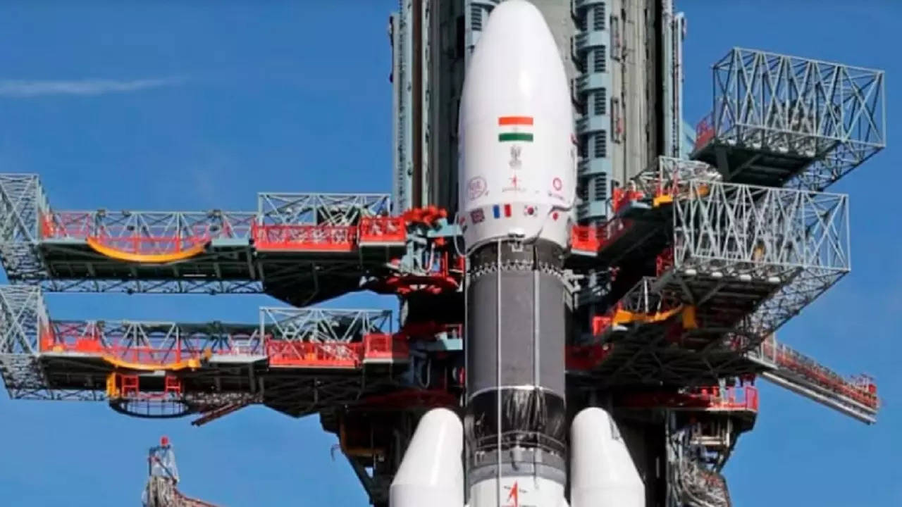 कब लॉन्च होगा Chandrayaan-3, जानिए इसरो की तैयारियां और मिशन की खास  बातें-Chandrayaan-3: ISRO to Lift-Off India Ambitious Moon Mission on This  Date | देश News, Times Now Navbharat