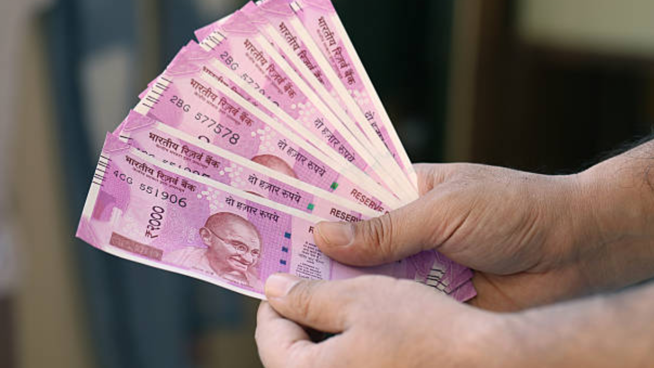 PAN is Mandatory to deposit Rs 2000 Notes