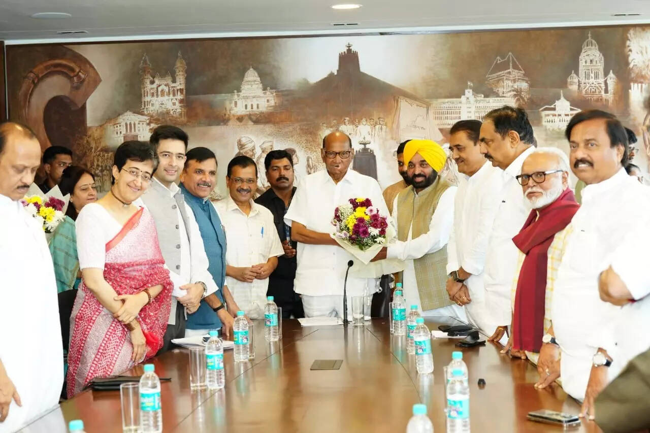 kejriwal-pawar meet in mumbai