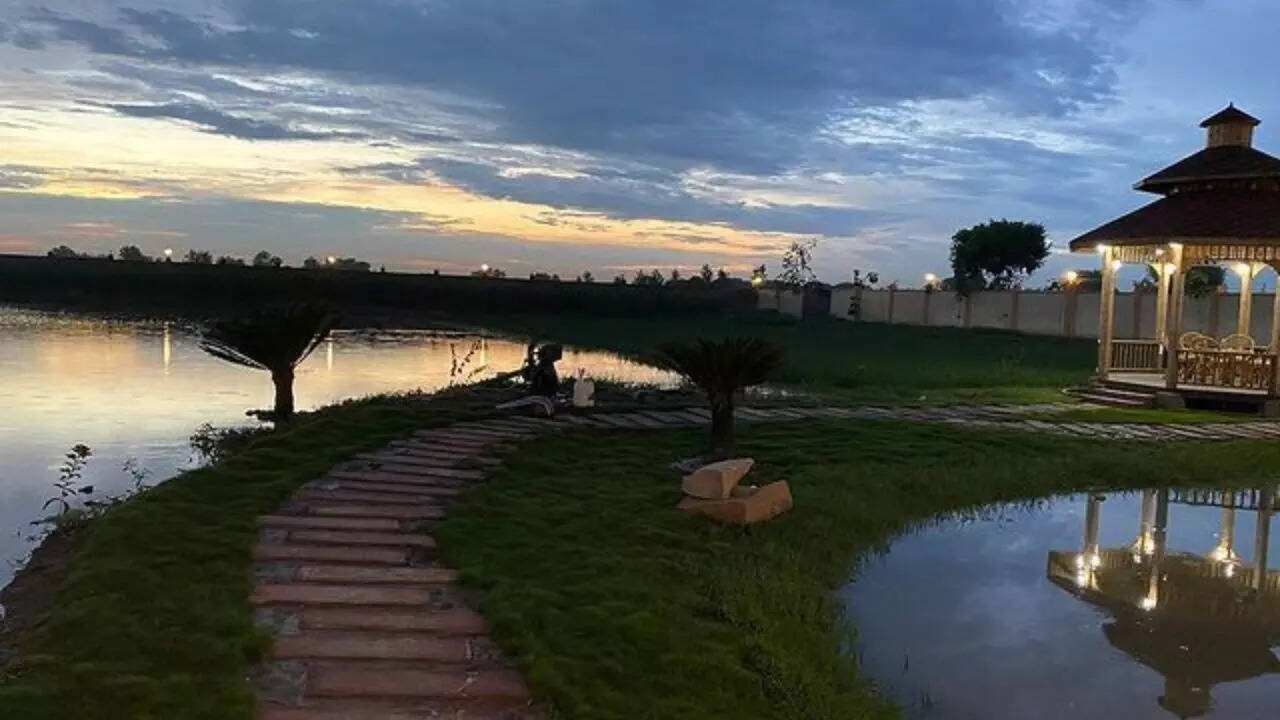 Kumar Vishwas Luxurious House in Hometown Kumar Vishwas Luxurious