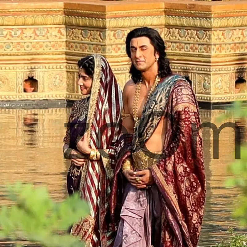 भगवान राम के रूप में अद्भुत लगे रणबीर कपूर