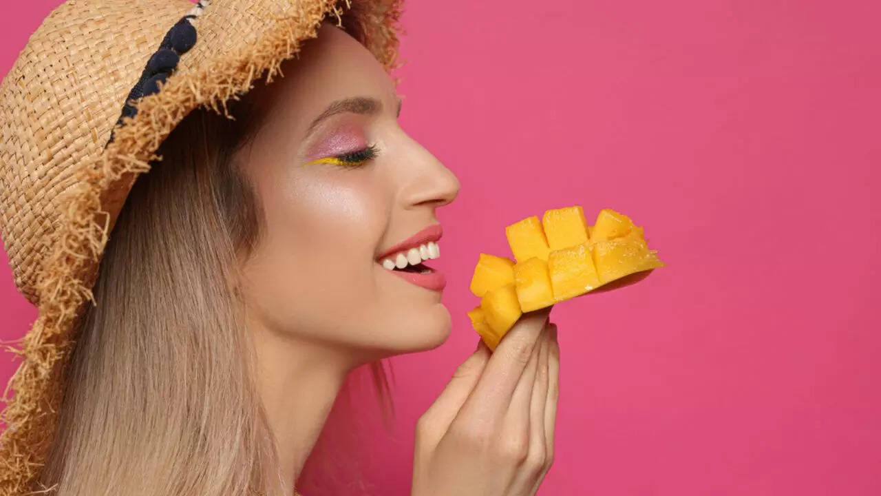 गर्मी में आम खाते समय न करें ये गलतियां, हो सकता है गंभीर नुकसान