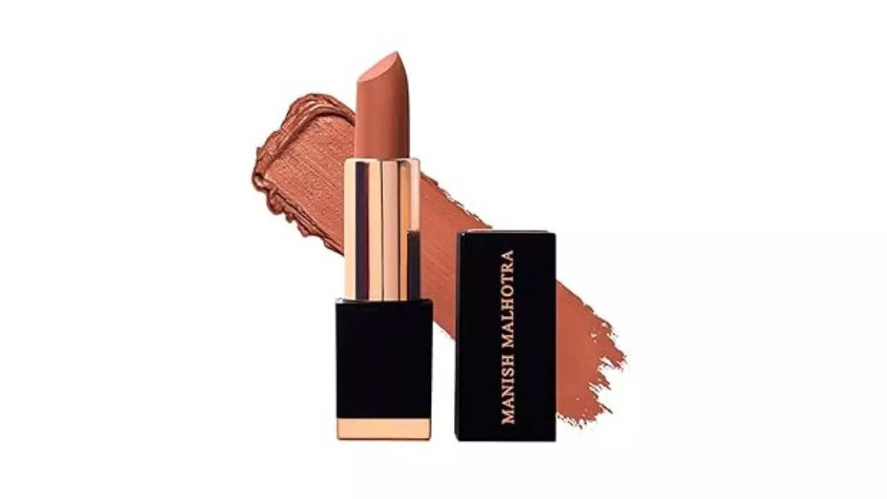 Effortless Elegance Pink Light Nude Lipstick for Every Occasion 