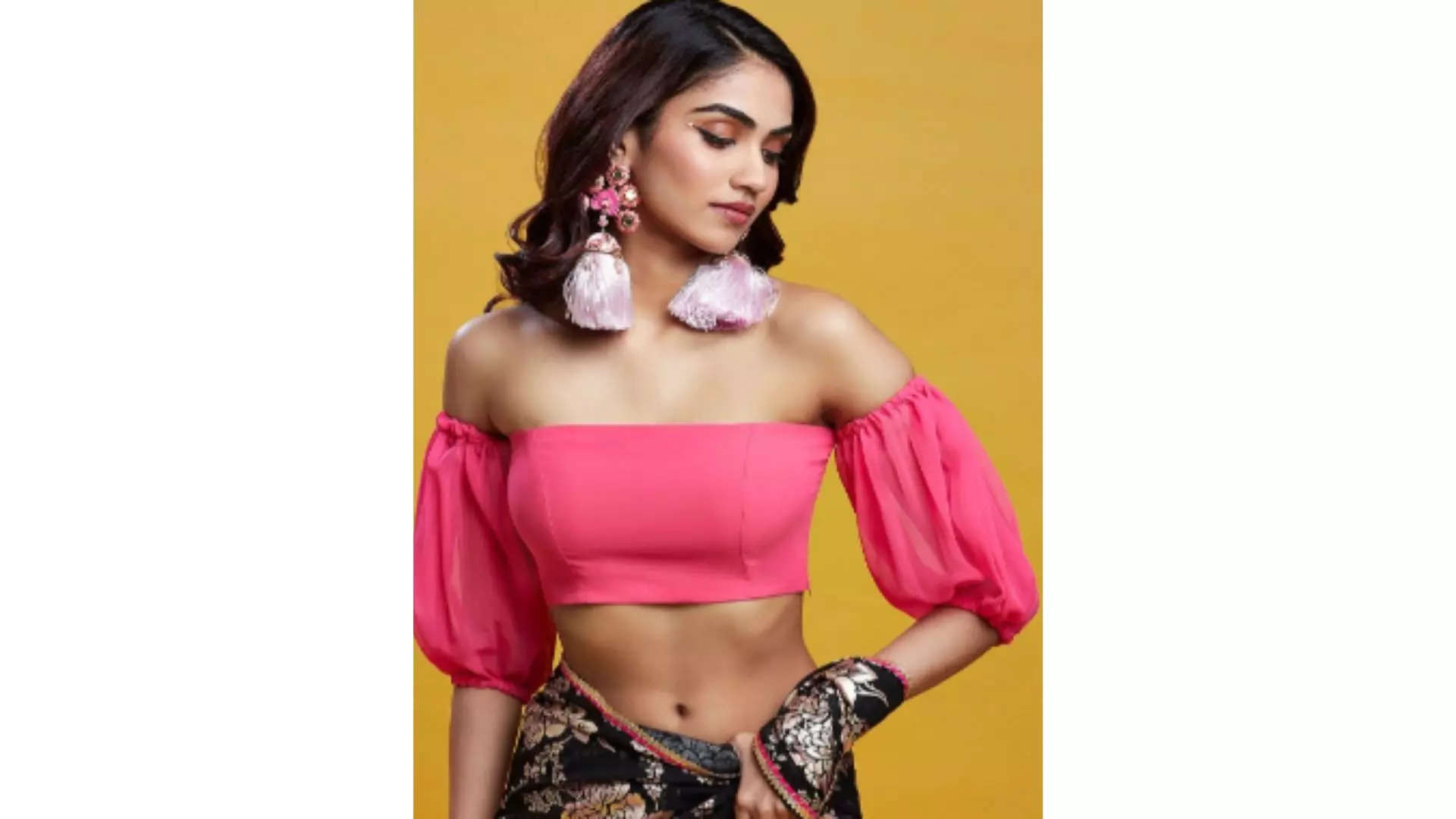 PHATAKA Off-Shoulder Saree Blouse Ignite Your Style 