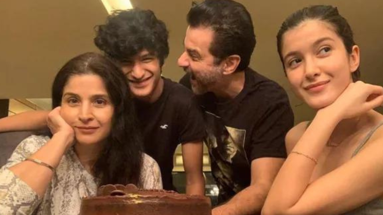 Sanjay Kapoor With Family