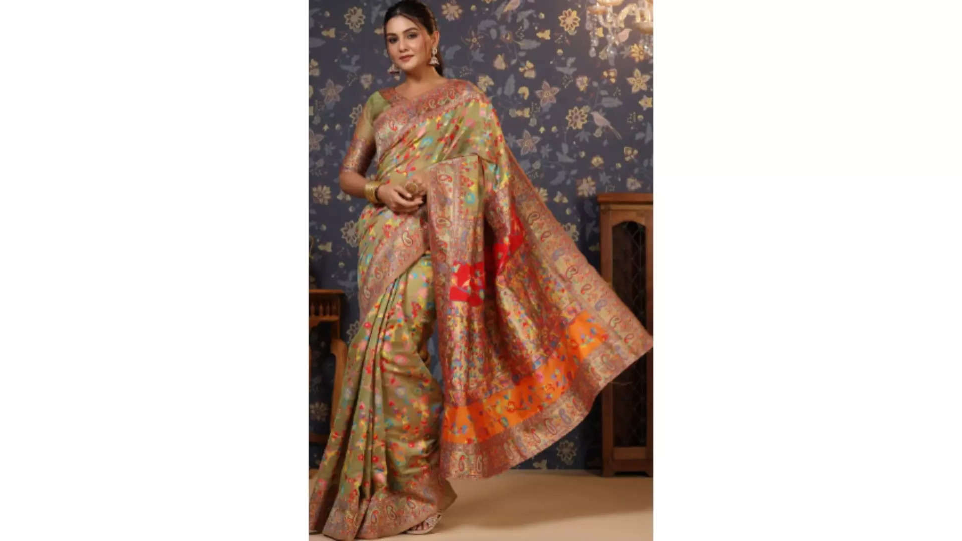 House of Pataudi Embellished Paisley Woven Design Zari Saree 