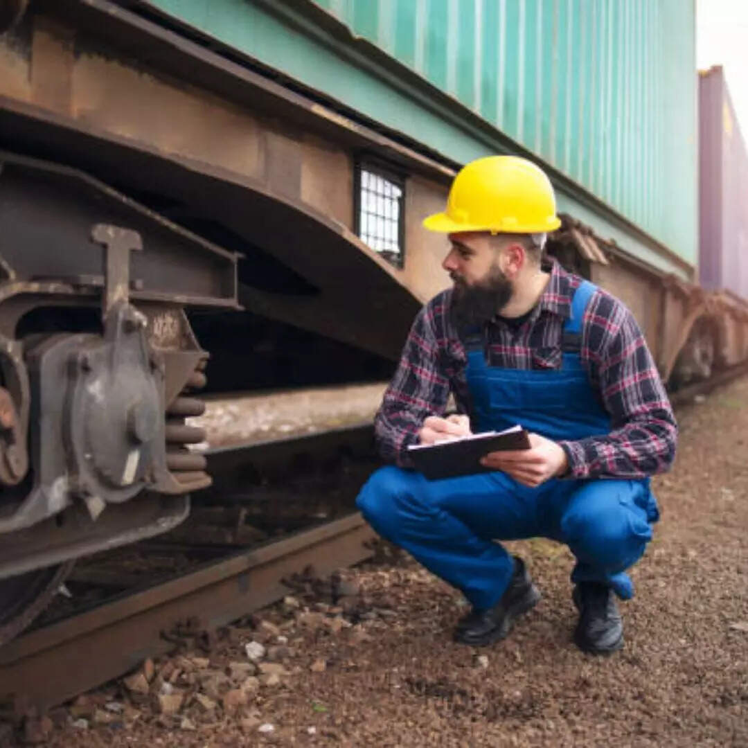what-is-a-train-engineer-salary-know-railway-engineer-salary-facilities