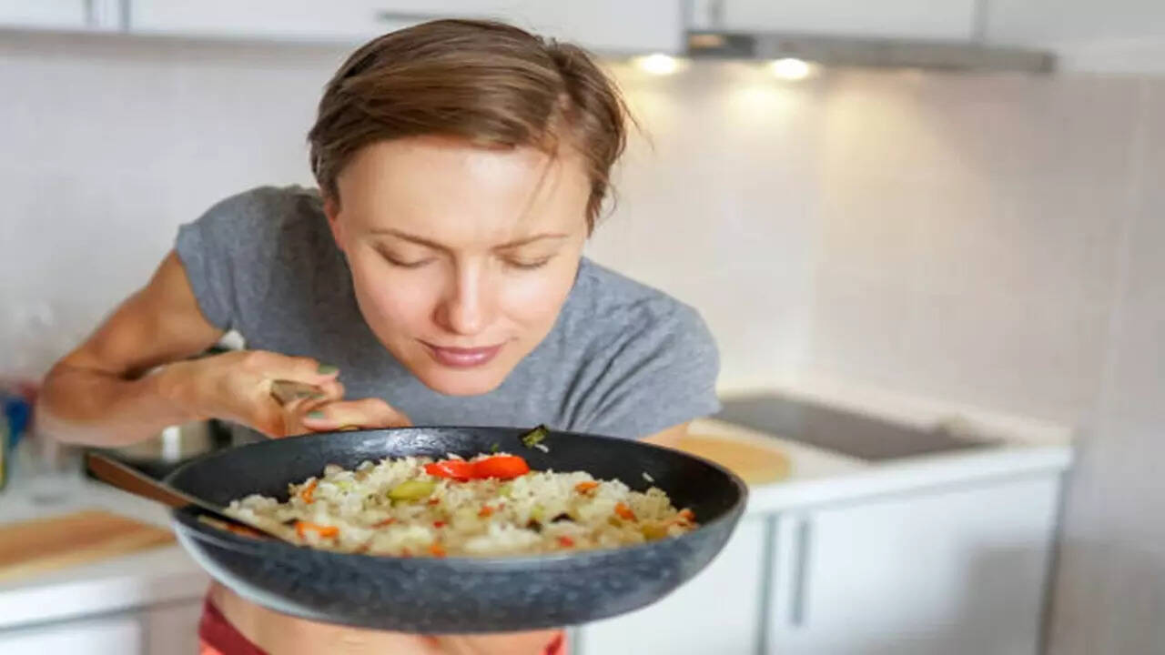 Right Way to Eat Rice