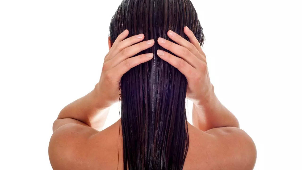 Tips for Hair Growth in hindi, lambe baalon ke gharelu upay - Tips for hair  growth: बालों को बढ़ाने के लिए आजमाएं ये असरदार घरेलू उपाय, ग्रोथ देखकर रह  जाएंगे हैरान| Lifestyle