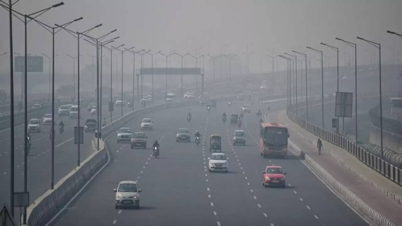 Delhis AQI