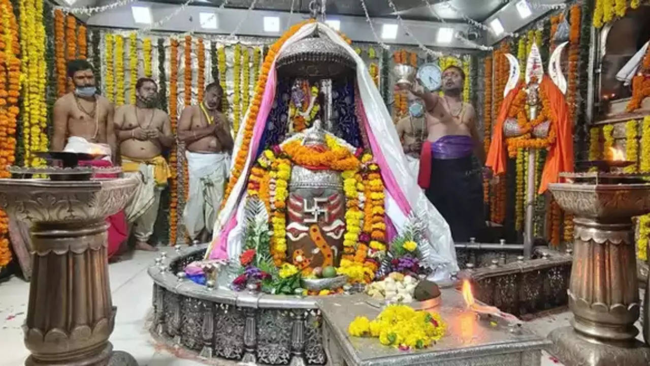 mahakal mandir now devotees can do darshan of baba mahakal in ...