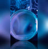 गुड लक बढ़ाती है फेंगशुई की क्रिस्टल बॉल, घर में यहां रखें