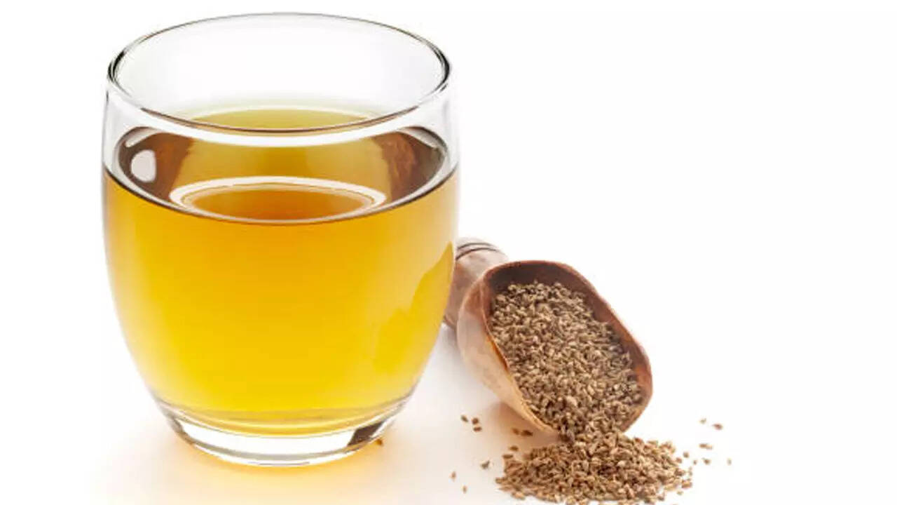 Ajwain Jeera Saunf Water Benefits वजन कम करना चाहते है तो पिएं अजवायन