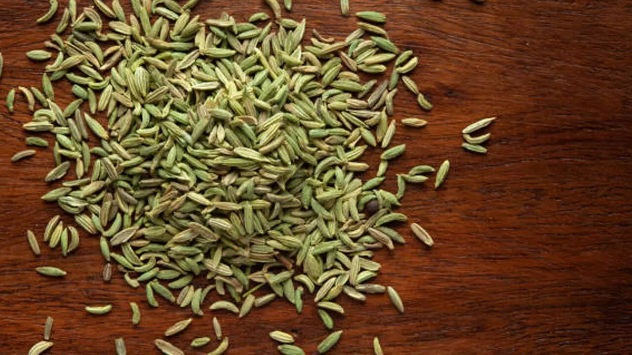 Ajwain Jeera Saunf Water Benefits वजन कम करना चाहते है तो पिएं अजवायन