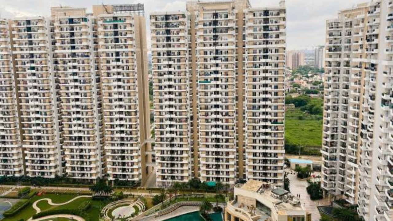 flats, noida, wave city, flats auction, rera, flats for sale