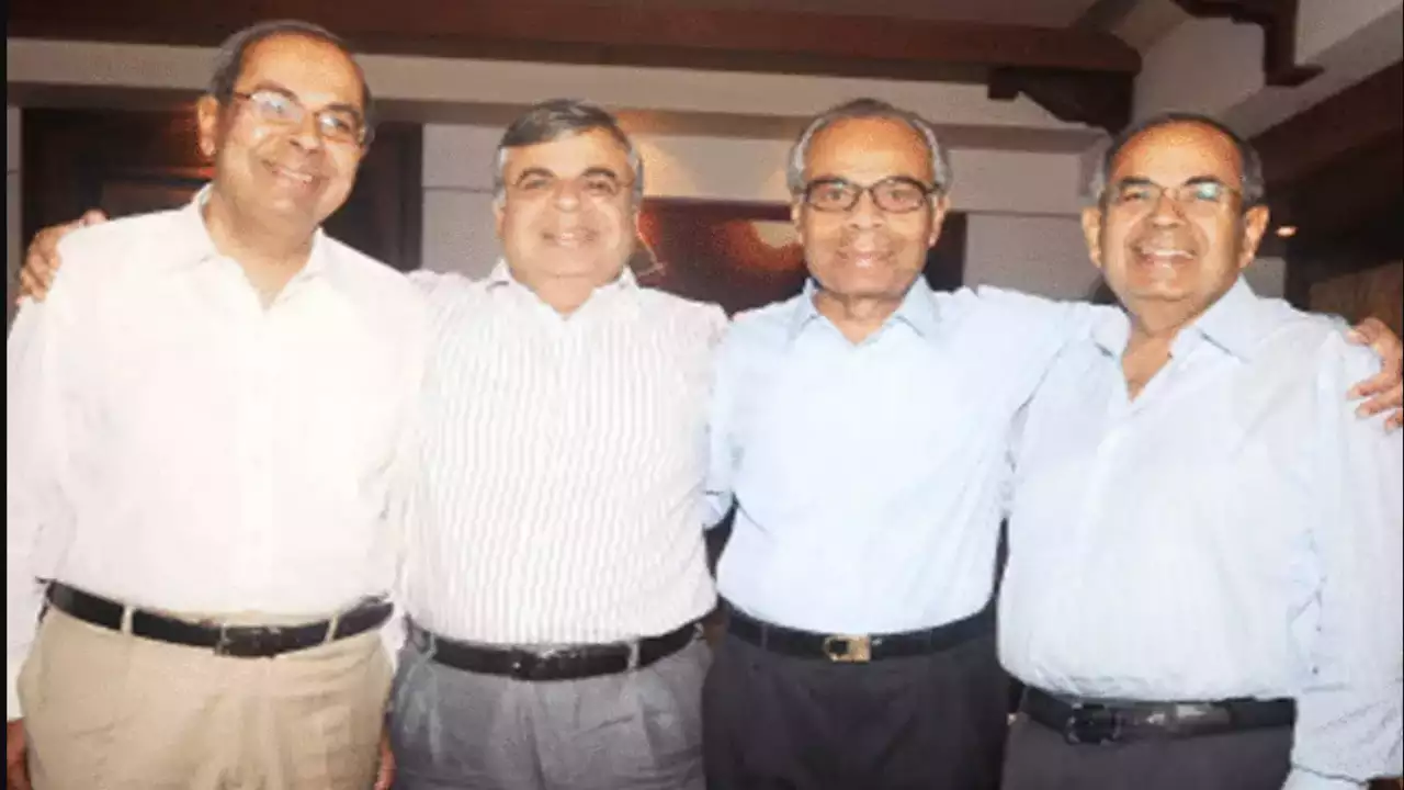 Srichand Parmanand Hinduja, SP Hinduja, Hinduja Group