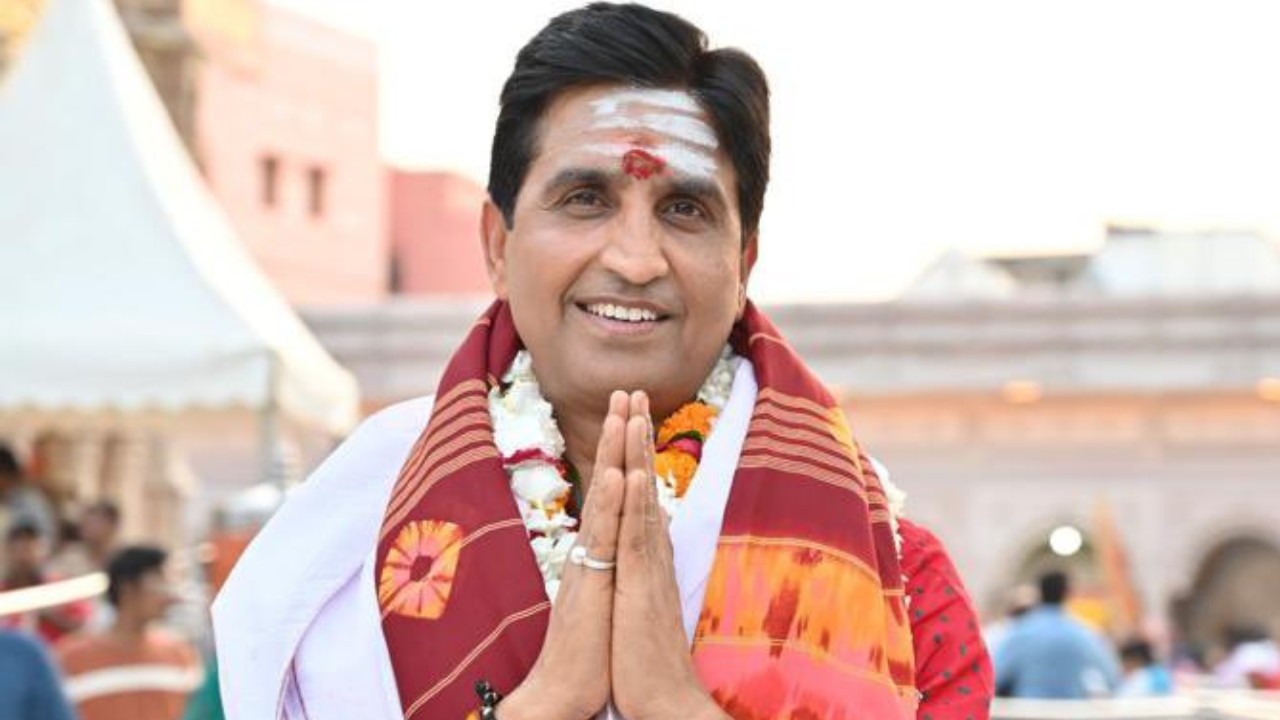 ​Kashi Vishwanath Mandir, Kumar Vishwas, Kumar Vishwas in Varanasi