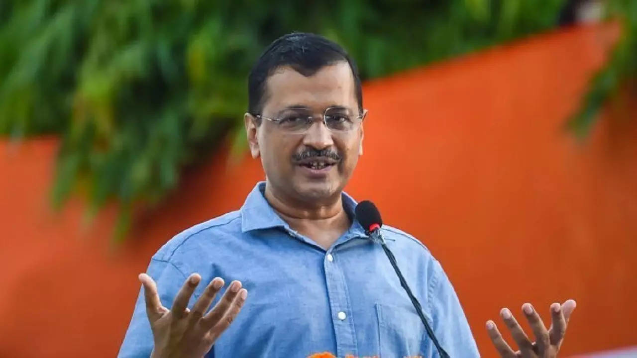 Arvind Kejriwal, Ordinance Row, IAS Transfer Issue