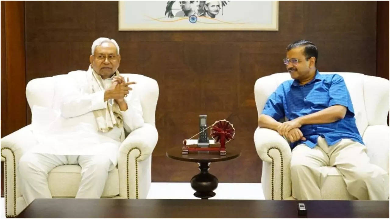 Nitish Kumar meets Delhi CM Arvind Kejriwal