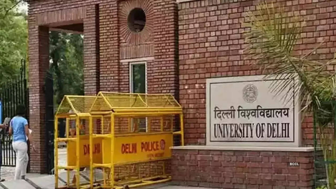 Delhi University, Veer Savarkar