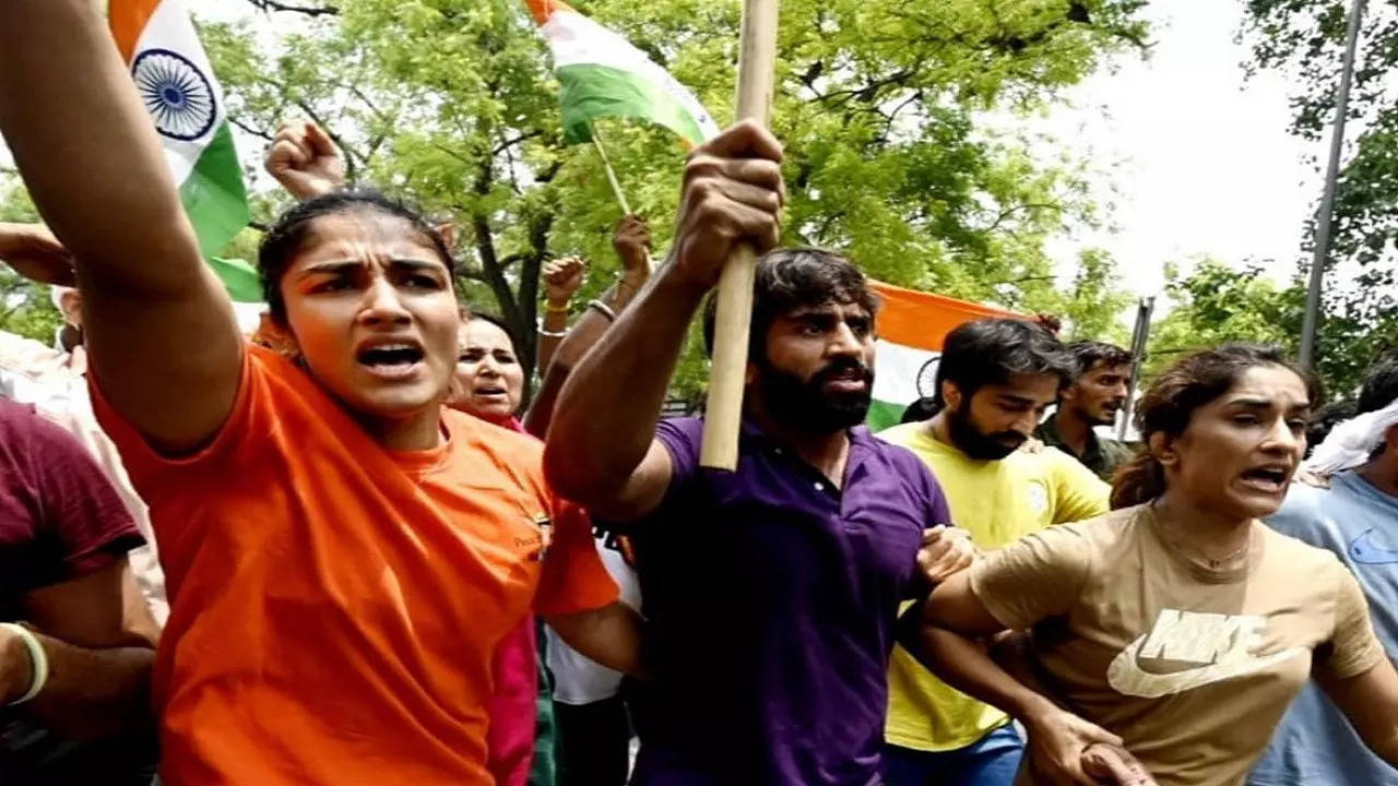 wrestlers protest, delhi police