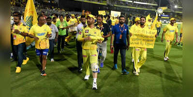 MS Dhoni Injury -