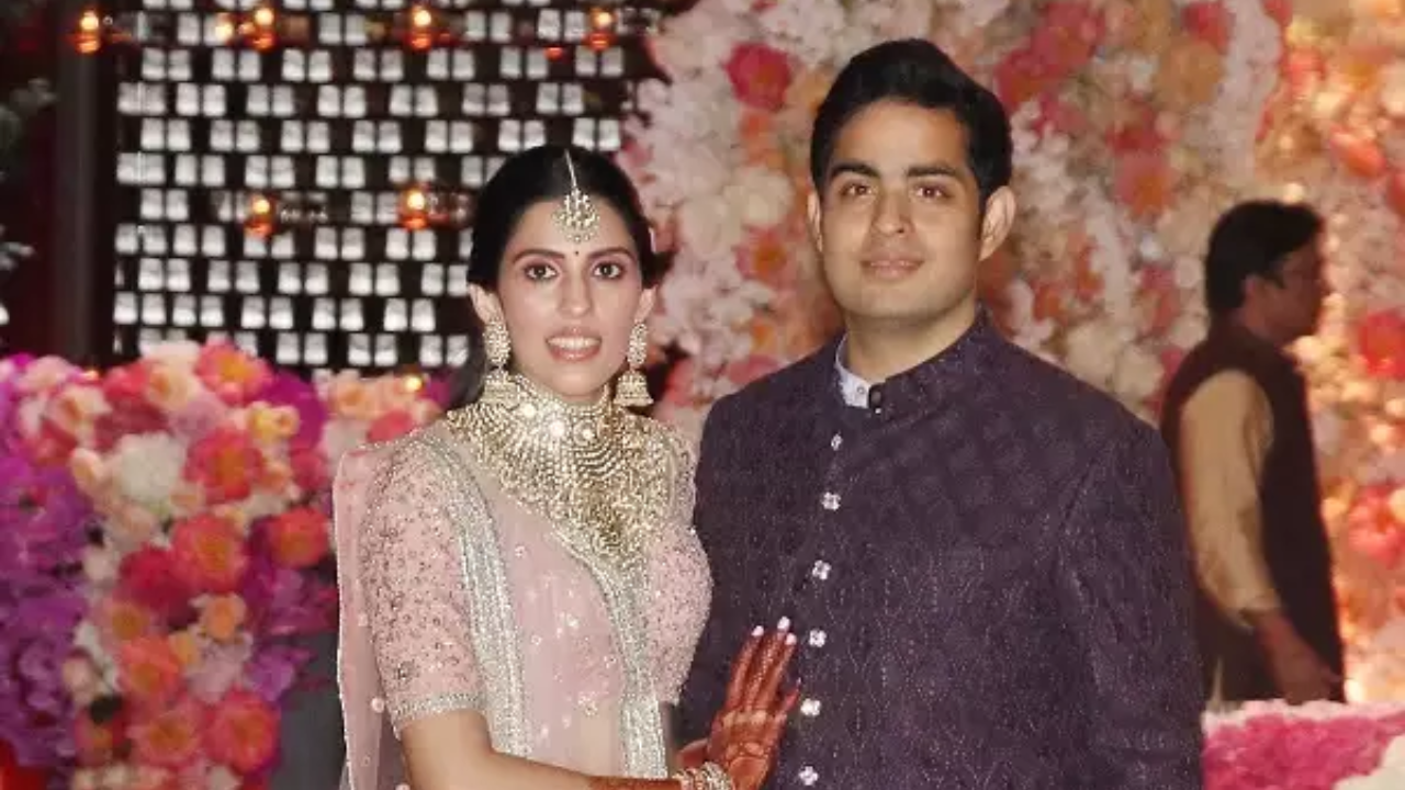 akash ambani, shloka mehta, mukesh ambani, nita ambani