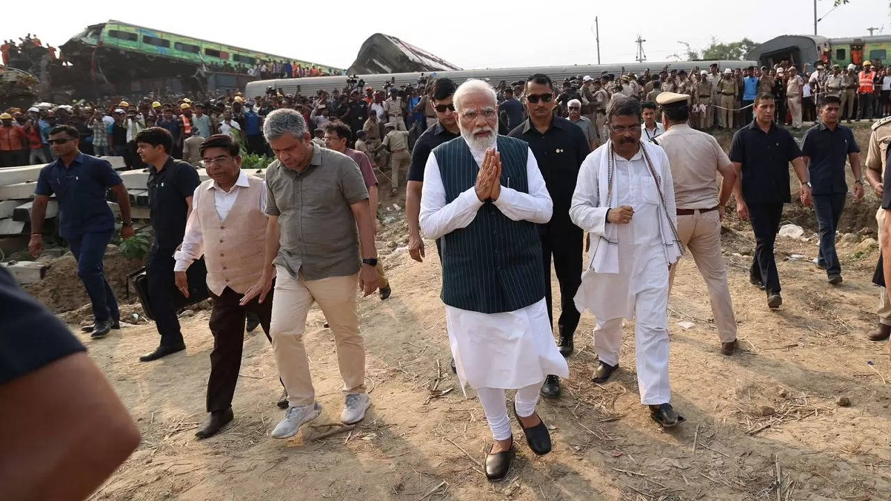 pm modi odisha train accident