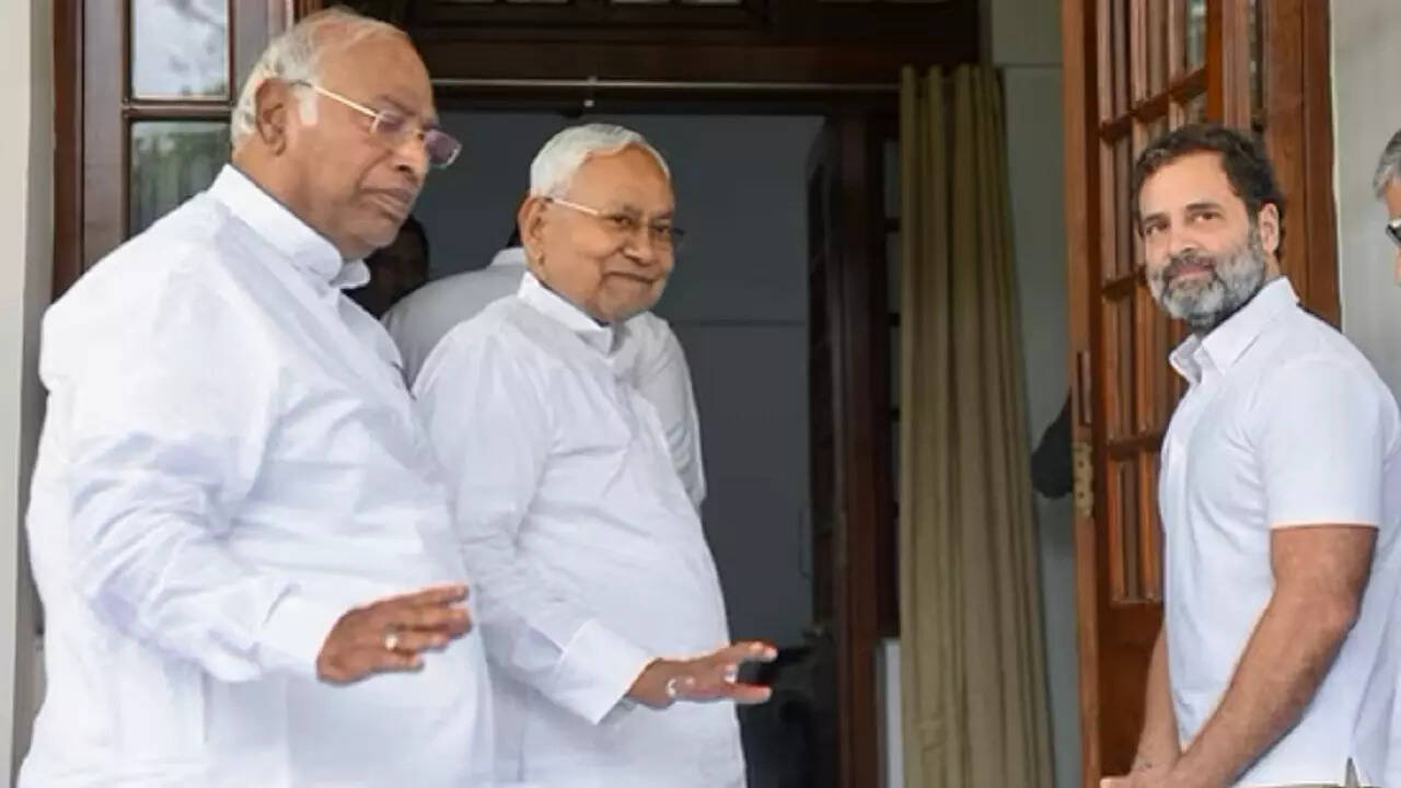 nitish kumar opposition unity meeting cancelled due to congress rahul  gandhi- आखिर नीतीश ने क्यों रद्द किया विपक्षी दलों की बैठक, सामने आई बड़ी  वजह; कांग्रेस को इस बात पर थी ...