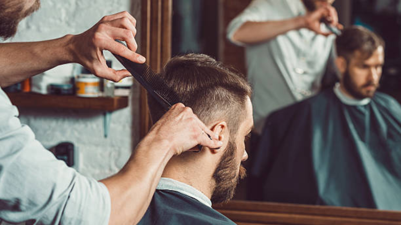 Expensive Haircut शख्स ने करवा ली इतनी महंगी हेयर कटिंग कि लेना पड़